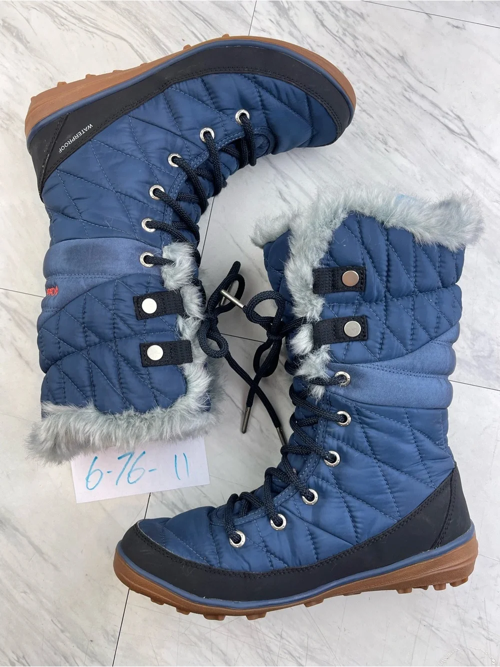 Columbia women’s 6 blue waterproof quilted puffer 9” insulated winter rain boots